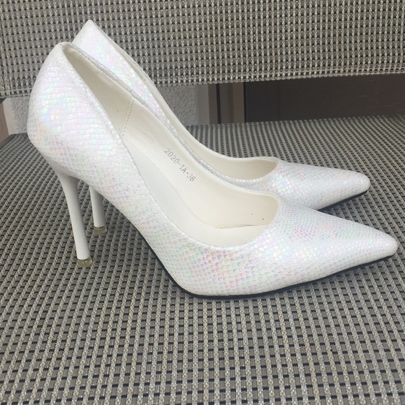 Hardly worn and brand new shoes - Picture 3 of 7